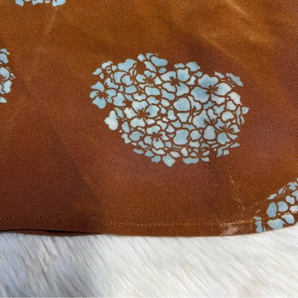 No. 6 100% silk tank with floral pattern size small - Picture 3 of 7